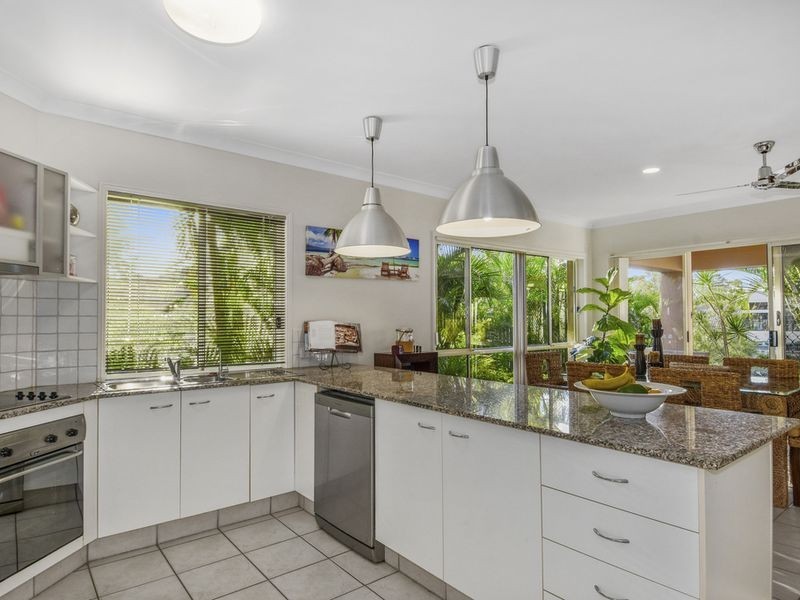 39 Gardendale Crescent, Burleigh Waters QLD 4220