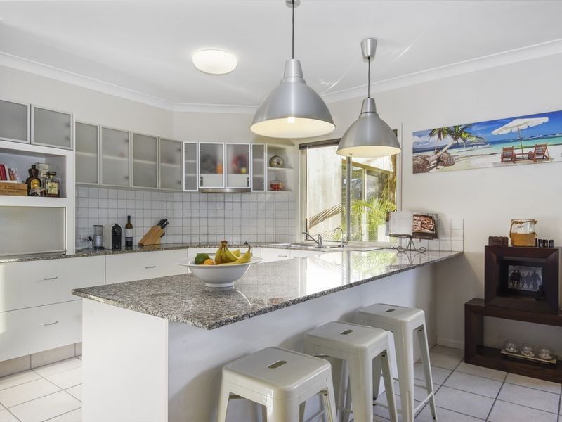 39 Gardendale Crescent, Burleigh Waters QLD 4220