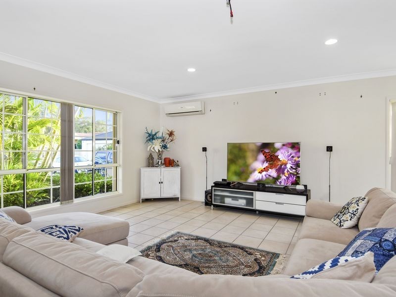 39 Gardendale Crescent, Burleigh Waters QLD 4220