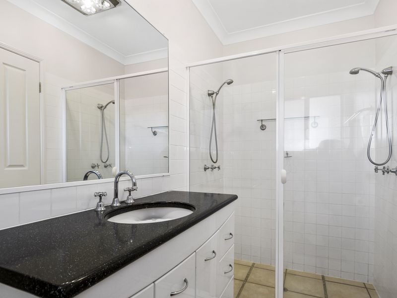 39 Gardendale Crescent, Burleigh Waters QLD 4220