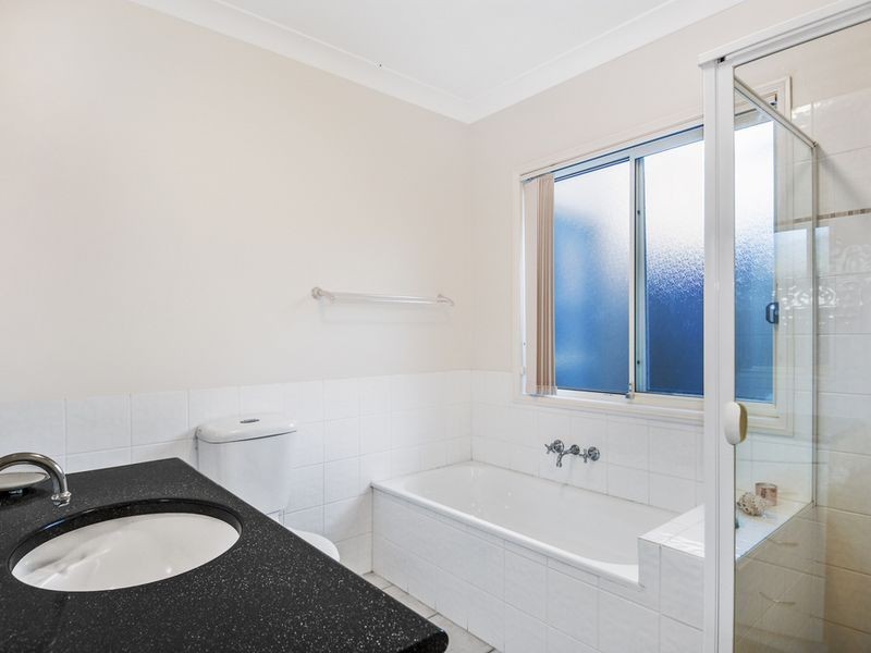 39 Gardendale Crescent, Burleigh Waters QLD 4220