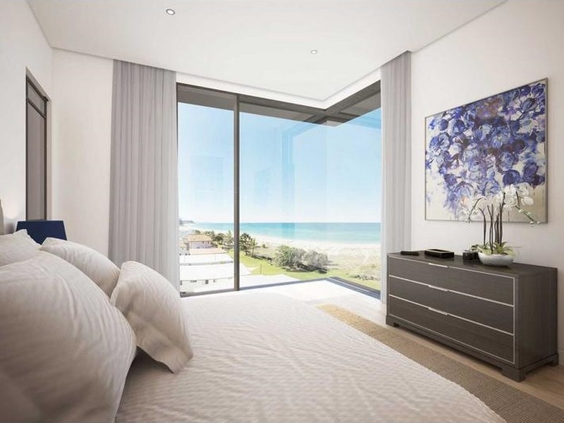 15 Jefferson Lane, Palm Beach QLD 4221