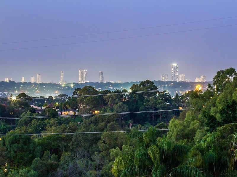 44 Renfrew Drive, Highland Park QLD 4211