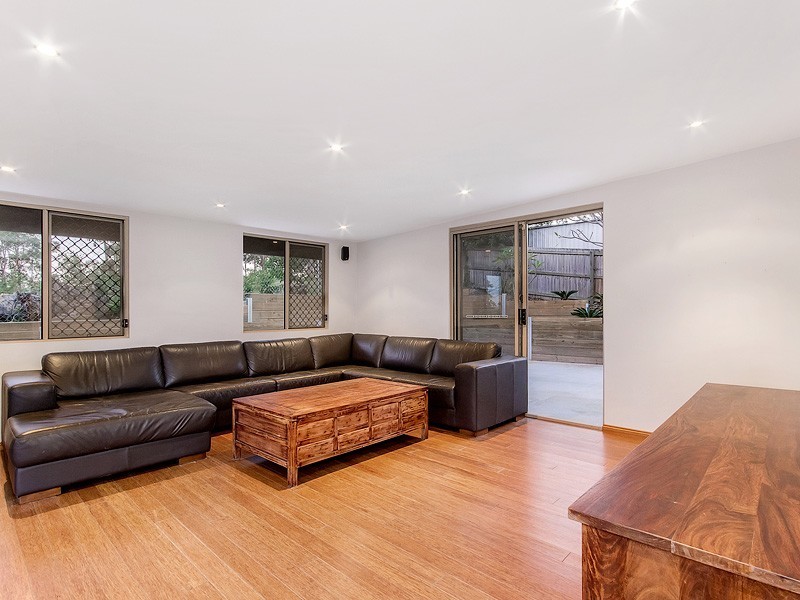 44 Renfrew Drive, Highland Park QLD 4211