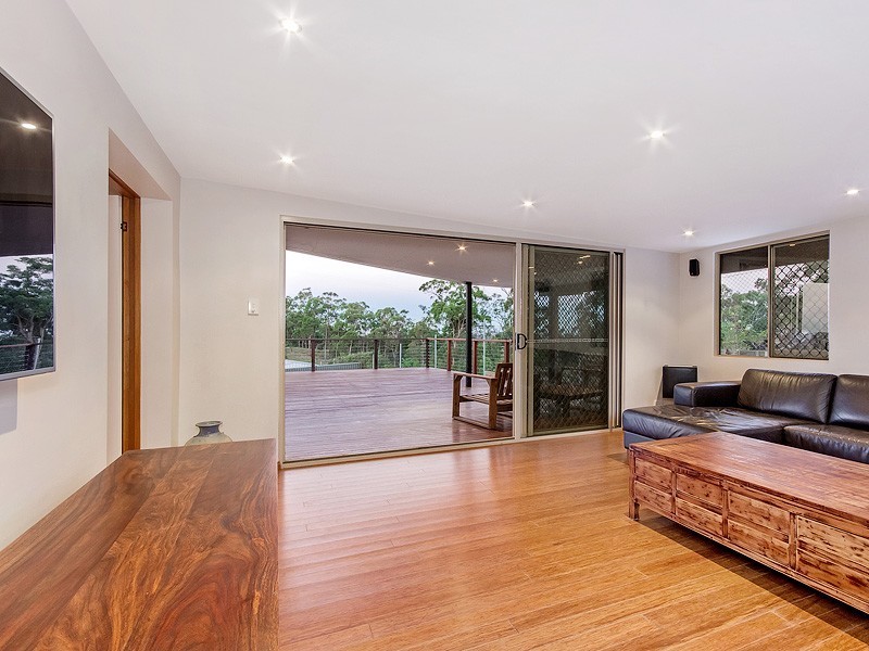 44 Renfrew Drive, Highland Park QLD 4211