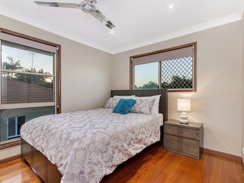 44 Renfrew Drive, Highland Park QLD 4211