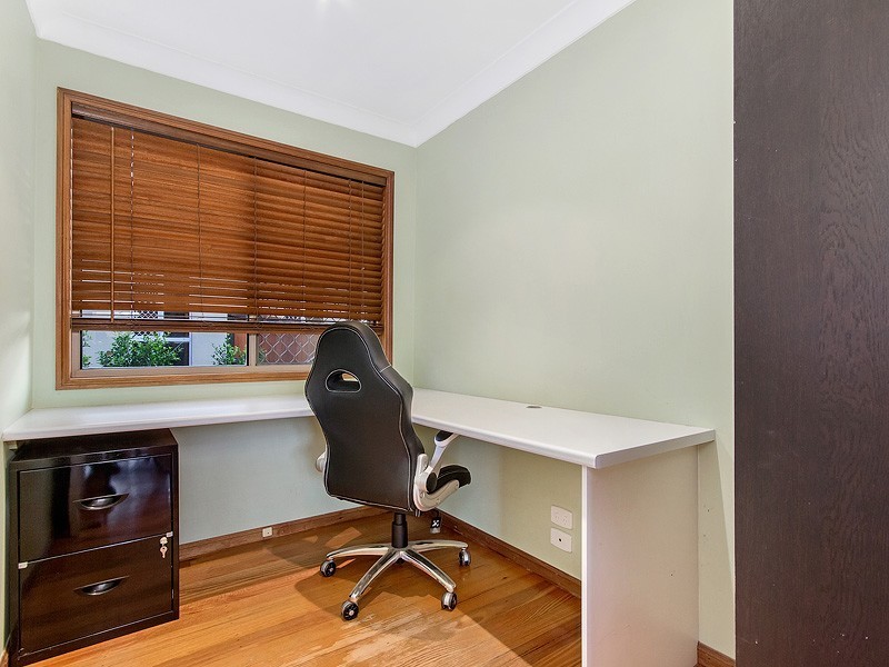 44 Renfrew Drive, Highland Park QLD 4211