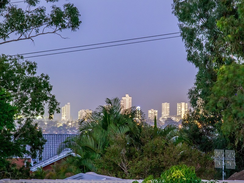 44 Renfrew Drive, Highland Park QLD 4211