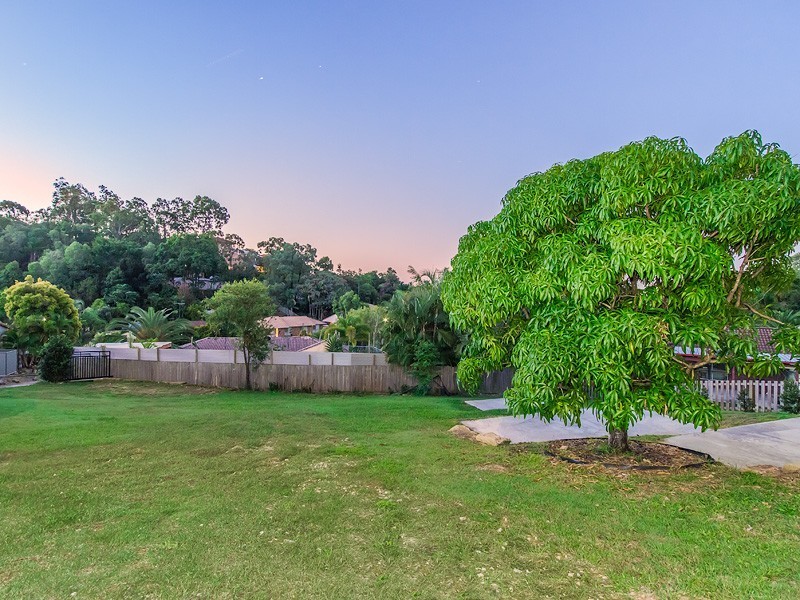 44 Renfrew Drive, Highland Park QLD 4211