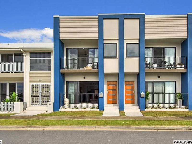 18 South Bay Drive, Varsity Lakes QLD 4227