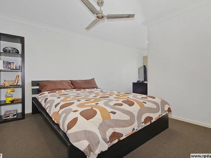 18 South Bay Drive, Varsity Lakes QLD 4227