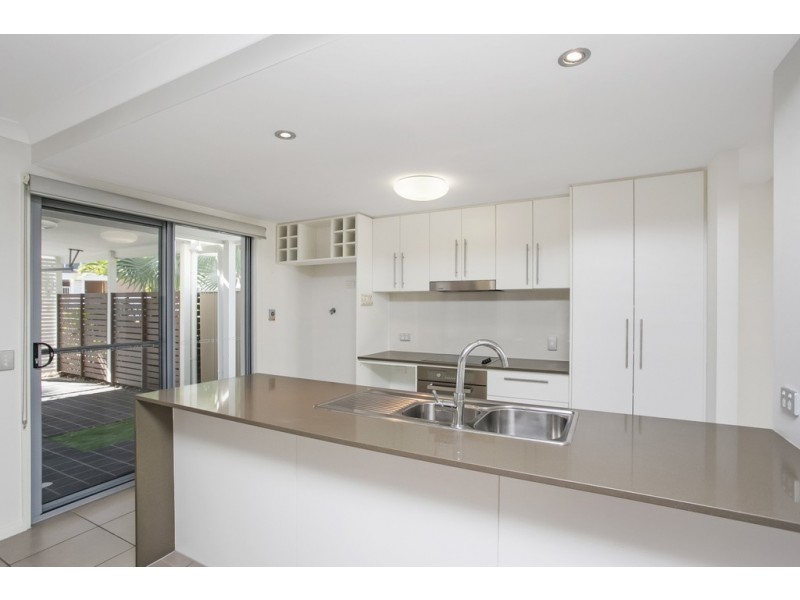 56 Venice Street, Burleigh Waters QLD 4220