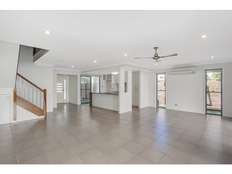 56 Venice Street, Burleigh Waters QLD 4220