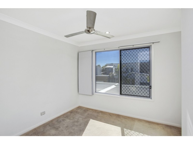 56 Venice Street, Burleigh Waters QLD 4220