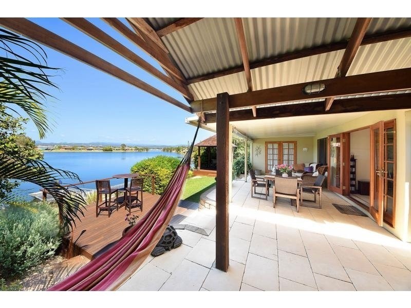 54 Honeyeater Drive, Burleigh Waters QLD 4220