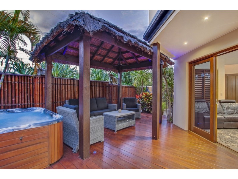 Unit 2/2 Cedar Court, Burleigh Heads QLD 4220