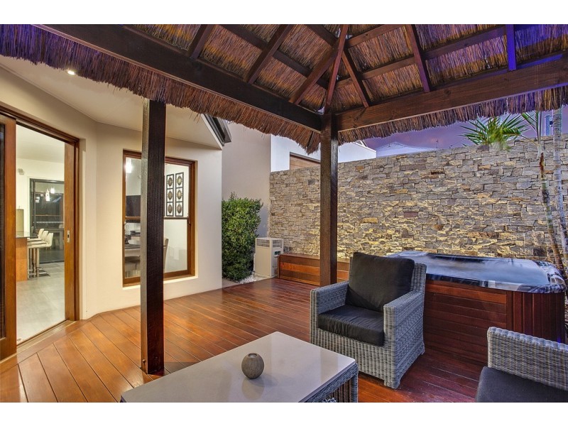 Unit 2/2 Cedar Court, Burleigh Heads QLD 4220