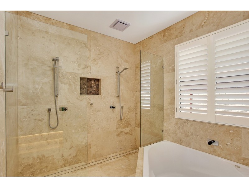 Unit 2/2 Cedar Court, Burleigh Heads QLD 4220