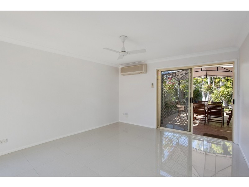 2/4 Northwestern Ct, Varsity Lakes QLD 4227