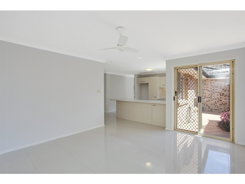 2/4 Northwestern Ct, Varsity Lakes QLD 4227