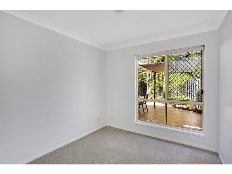 2/4 Northwestern Ct, Varsity Lakes QLD 4227