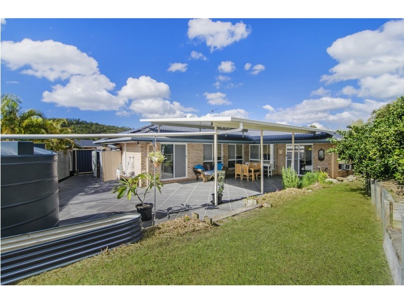 8 County Close, Parkwood QLD 4214