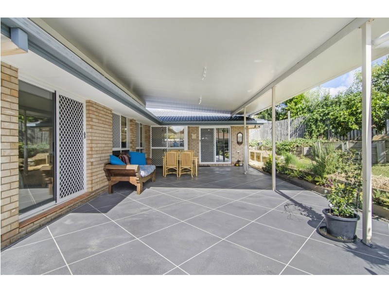 8 County Close, Parkwood QLD 4214