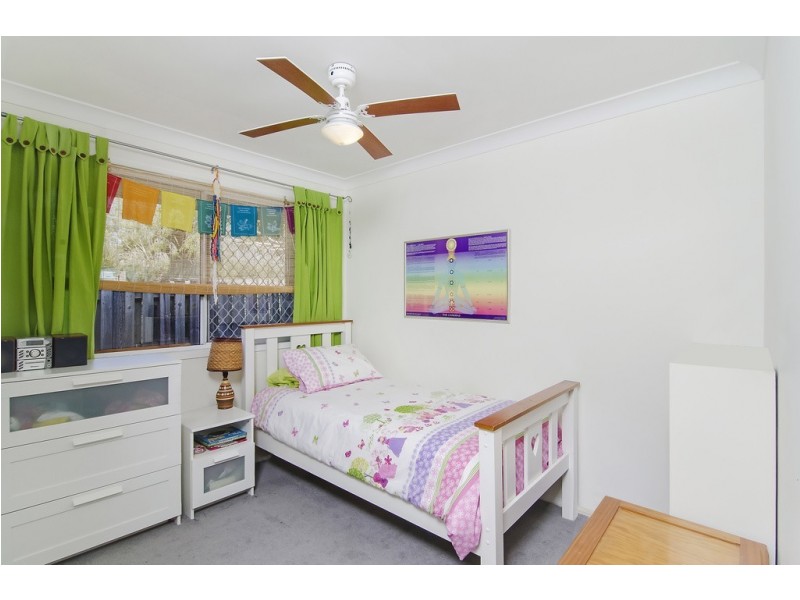 8 County Close, Parkwood QLD 4214