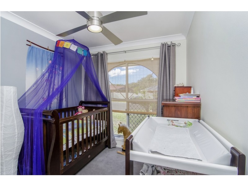 8 County Close, Parkwood QLD 4214