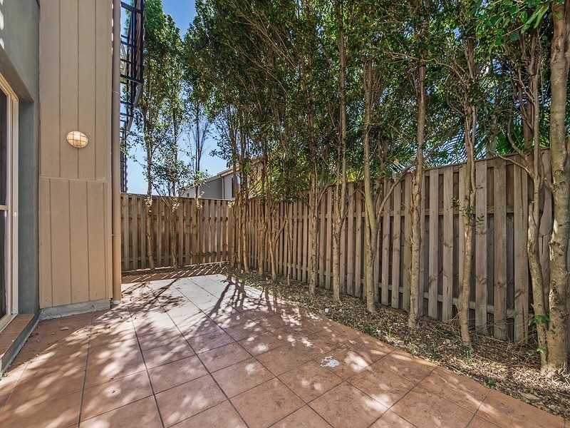 4/14 Lantau Crescent, Varsity Lakes QLD 4227