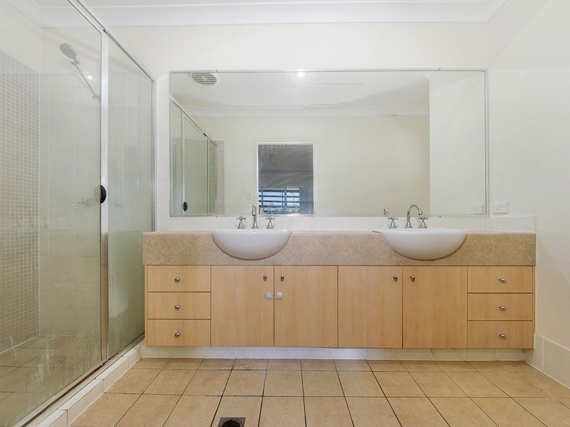 4/14 Lantau Crescent, Varsity Lakes QLD 4227