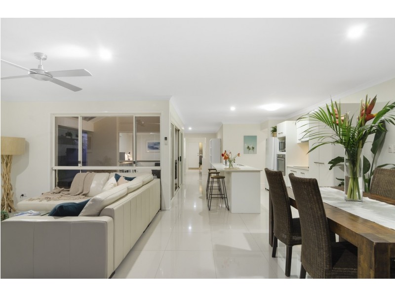 23 Rainbird Close, Burleigh Waters QLD 4220