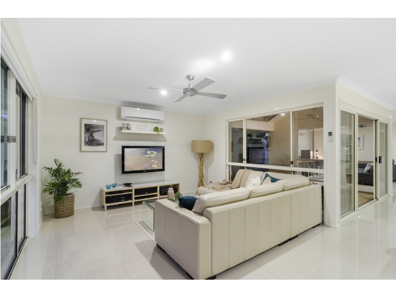 23 Rainbird Close, Burleigh Waters QLD 4220