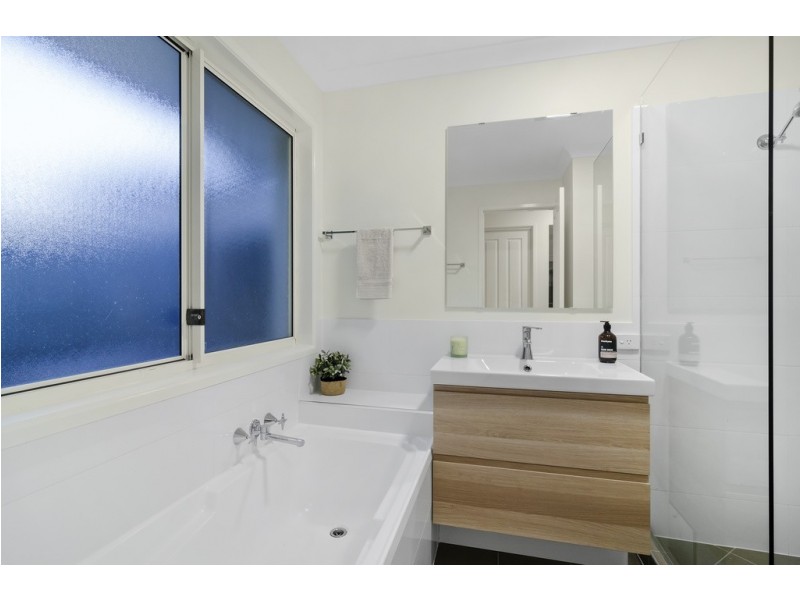 23 Rainbird Close, Burleigh Waters QLD 4220