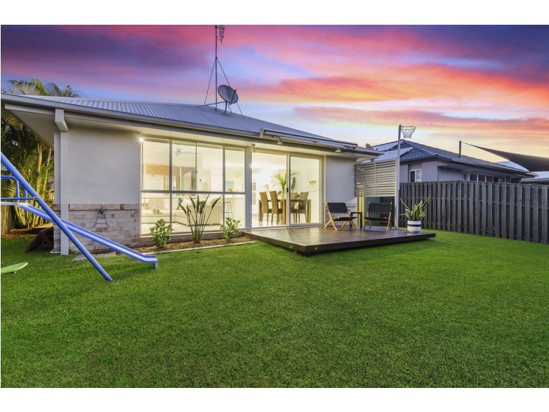 23 Rainbird Close, Burleigh Waters QLD 4220