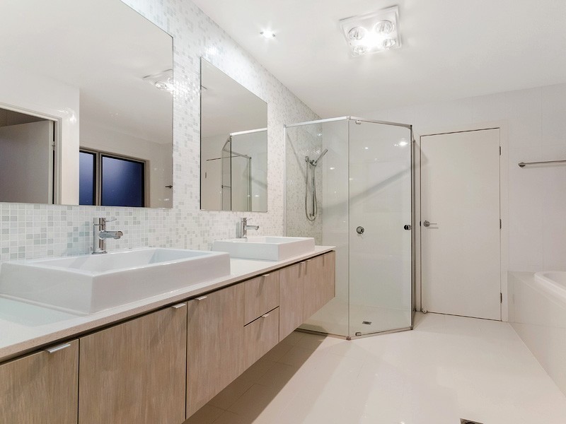 38 Buccaneer Way, Coomera Waters QLD 4209