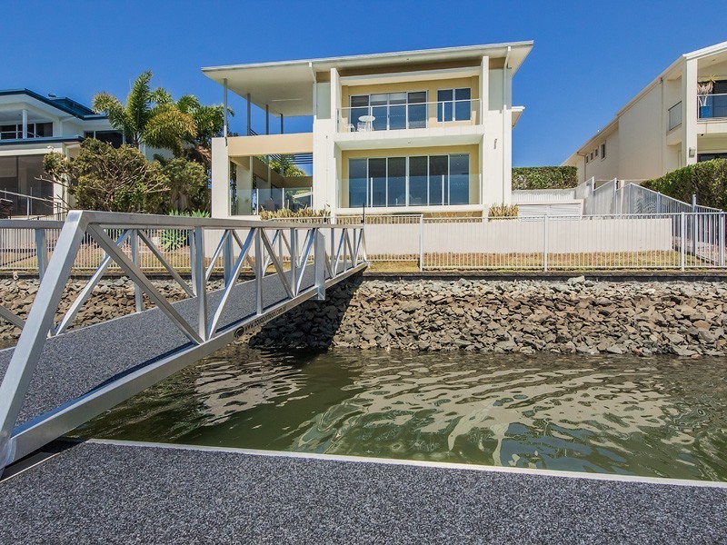 38 Buccaneer Way, Coomera Waters QLD 4209