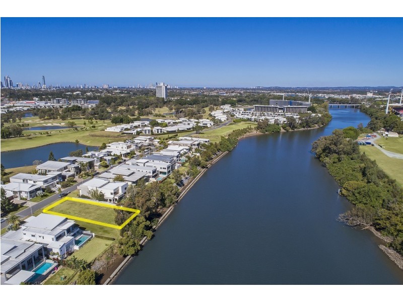3035 The Boulevarde, Benowa QLD 4217