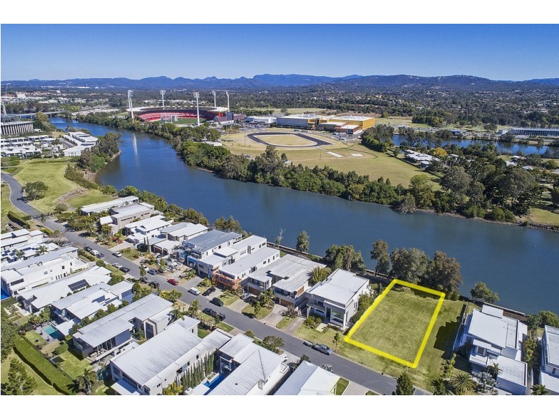3035 The Boulevarde, Benowa QLD 4217