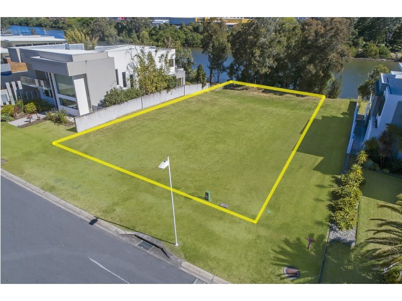 3035 The Boulevarde, Benowa QLD 4217