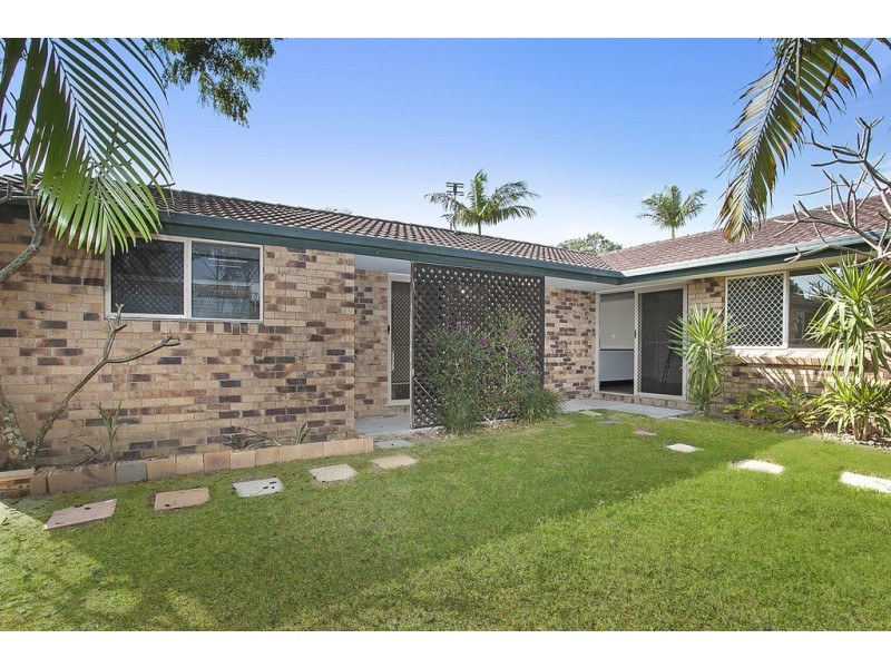 1/4 Yodelay Street, Varsity Lakes QLD 4227