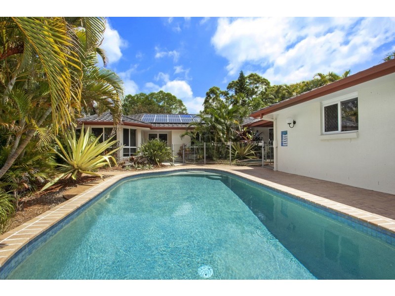 6 Gabriels Court, Robina QLD 4226