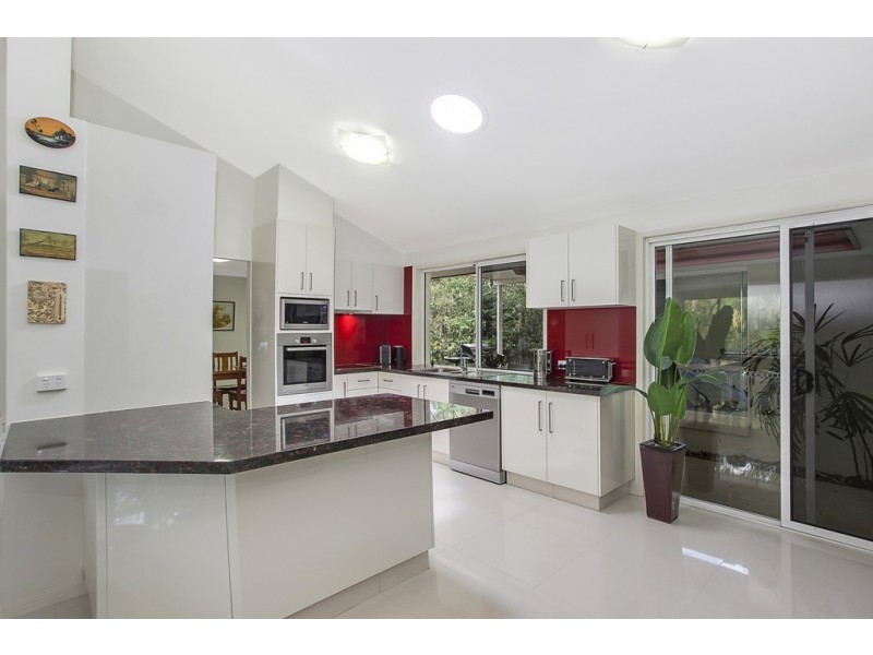 6 Gabriels Court, Robina QLD 4226