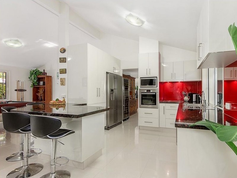 6 Gabriels Court, Robina QLD 4226