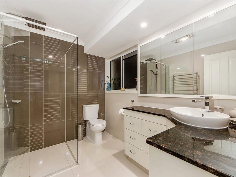 6 Gabriels Court, Robina QLD 4226