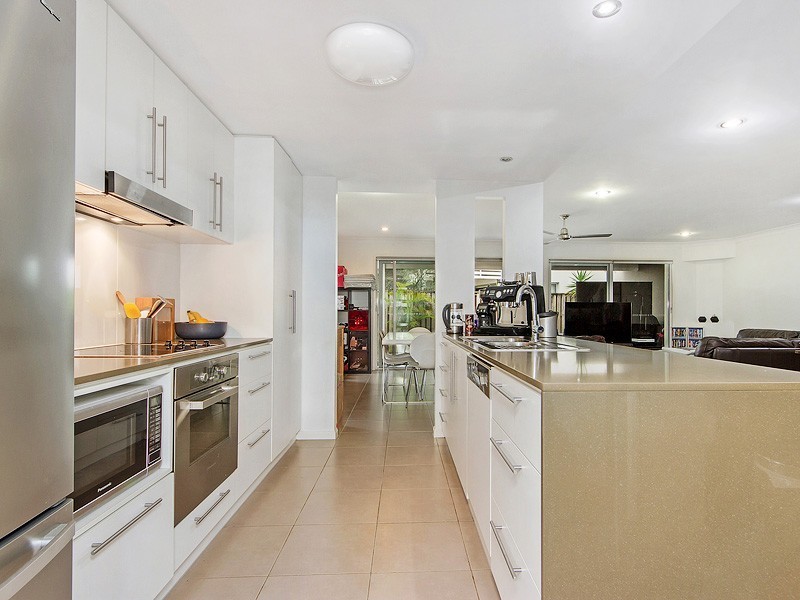 34 Tours Way, Burleigh Waters QLD 4220