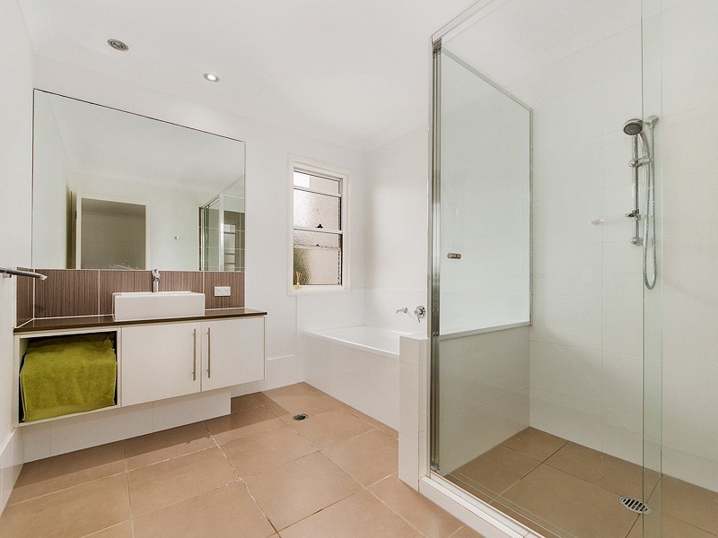 34 Tours Way, Burleigh Waters QLD 4220