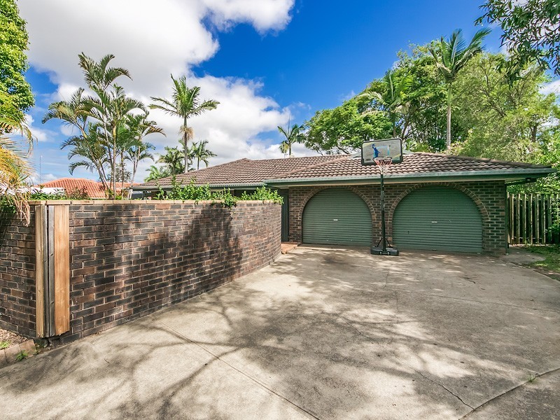 24 Grebe Place, Burleigh Waters QLD 4220
