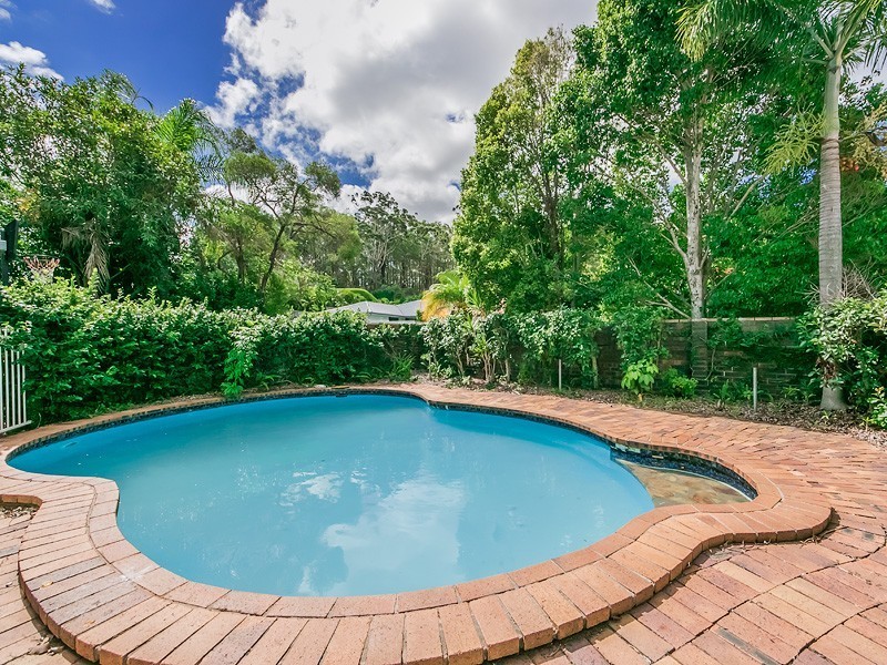 24 Grebe Place, Burleigh Waters QLD 4220