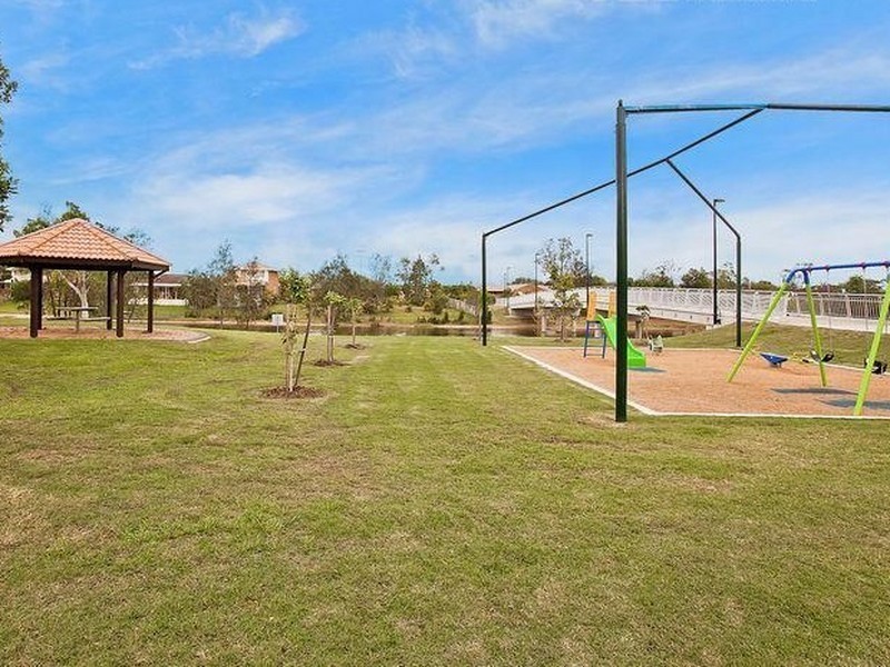 24 Grebe Place, Burleigh Waters QLD 4220